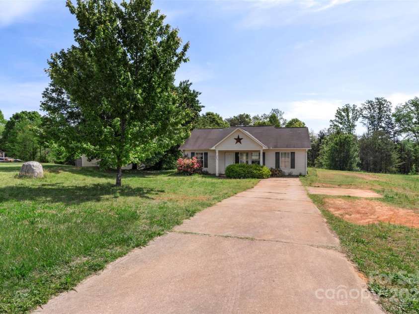 244 Whitesides Road, Bessemer City, NC 28016.  MLS# CAR4249914, YatesRealty ID 7750. 