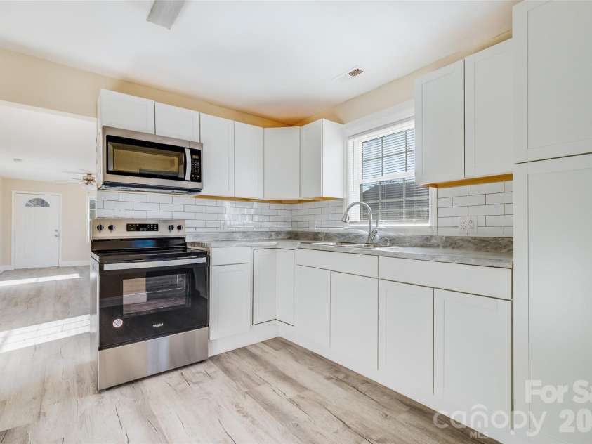417 Baker Street Extension, Rock Hill, SC 29730.  MLS# CAR4359650, YatesRealty ID 7751. 