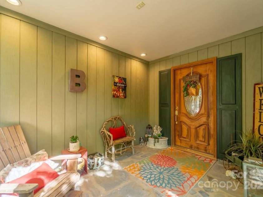 439 Brookwood Drive, Franklin, NC 28734.  MLS# CAR4193826, YatesRealty ID 7752. 