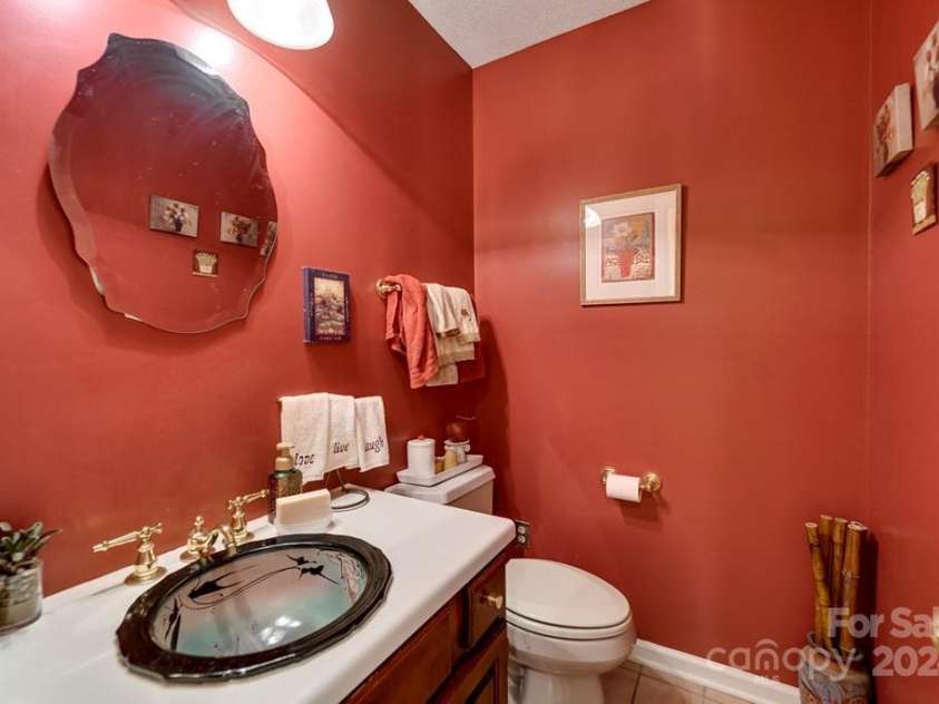 439 Brookwood Drive, Franklin, NC 28734.  MLS# CAR4193826, YatesRealty ID 7752. 