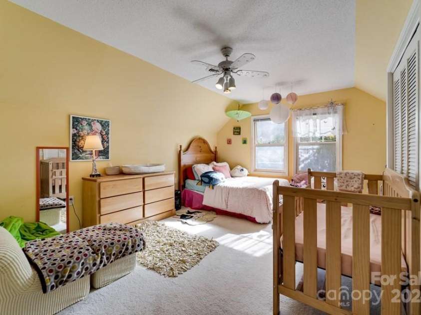 439 Brookwood Drive, Franklin, NC 28734.  MLS# CAR4193826, YatesRealty ID 7752. 