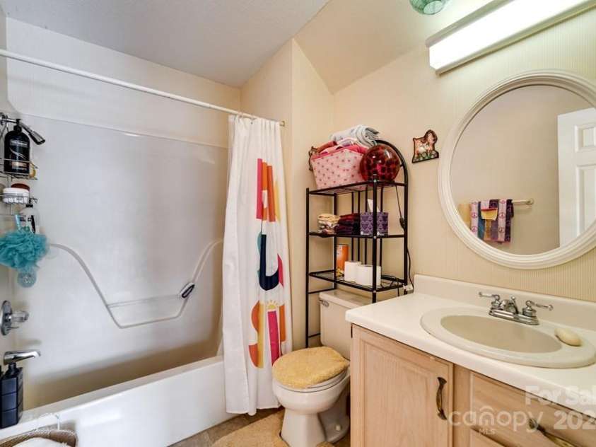 439 Brookwood Drive, Franklin, NC 28734.  MLS# CAR4193826, YatesRealty ID 7752. 