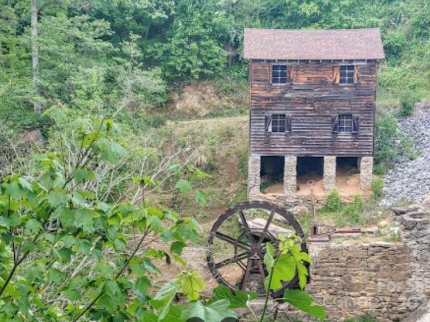 7777 Martinat Drive, Morganton, NC 28655.  MLS# CAR4204181, YatesRealty ID 7754. 