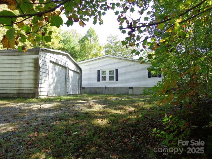 89 Blue Mountain Road, Fairview, NC 28730.  MLS# CAR4309479, YatesRealty ID 7755. 