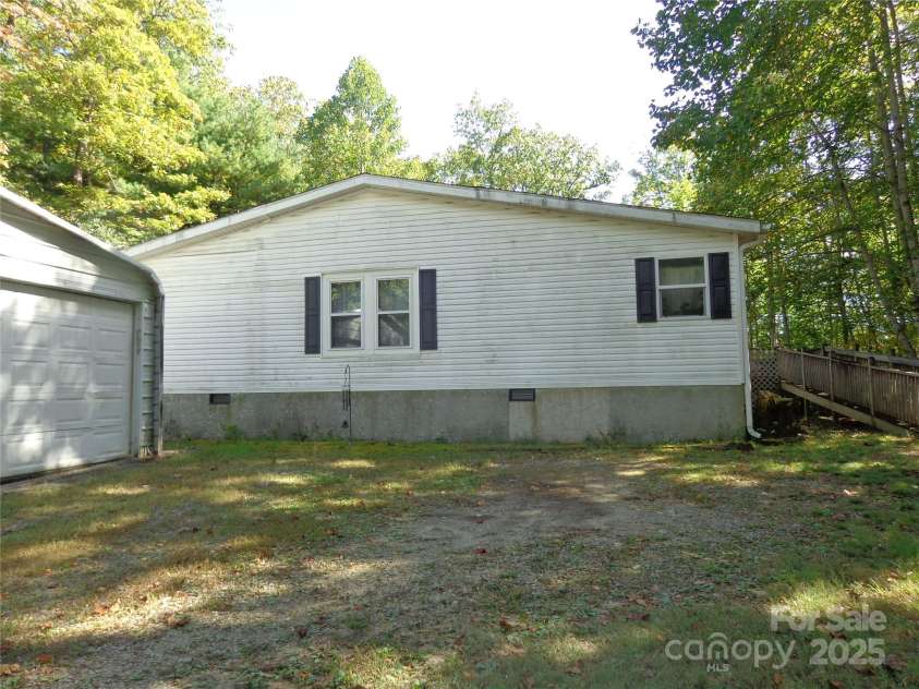 89 Blue Mountain Road, Fairview, NC 28730.  MLS# CAR4309479, YatesRealty ID 7755. 