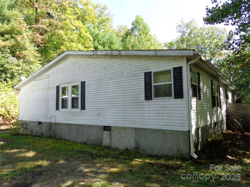 89 Blue Mountain Road, Fairview, NC 28730.  MLS# CAR4309479, YatesRealty ID 7755. 