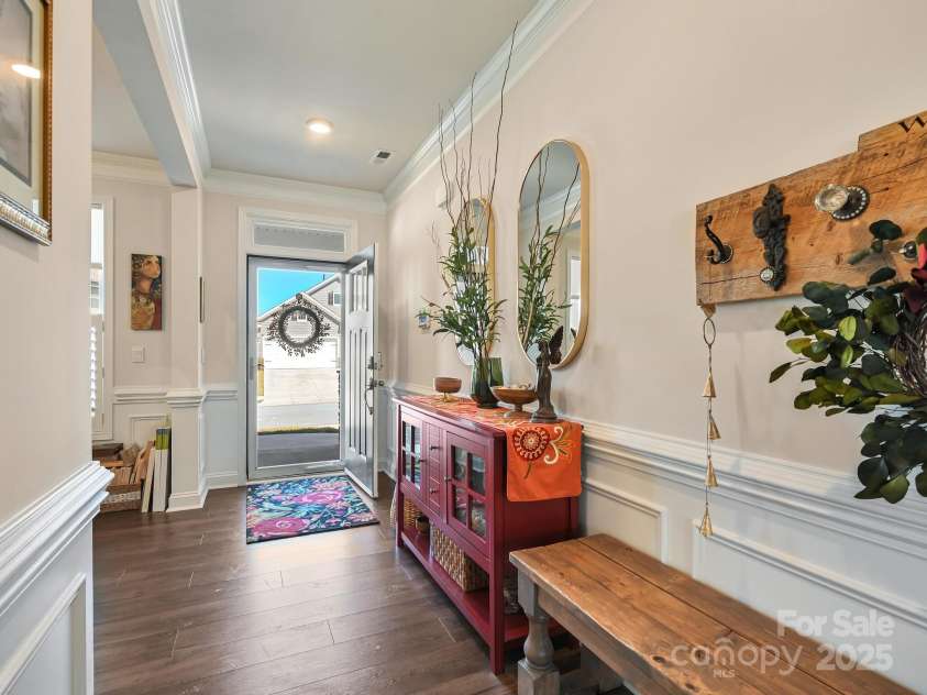 51 Thornberry Road, Hendersonville, NC 28792.  MLS# CAR4237686, YatesRealty ID 7757. Foyer