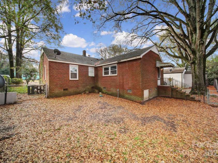 109 Allison Street, Fort Mill, SC 29715.  MLS# CAR4327630, YatesRealty ID 7759. 