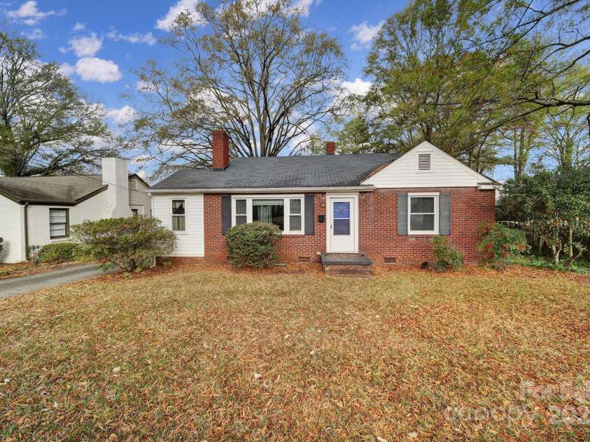 109 Allison Street, Fort Mill, SC 29715.  MLS# CAR4327630, YatesRealty ID 7759. 