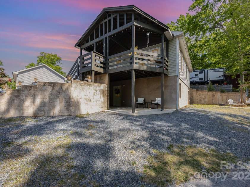 120 Cardinal Drive, New London, NC 28127.  MLS# CAR4249871, YatesRealty ID 7761. 