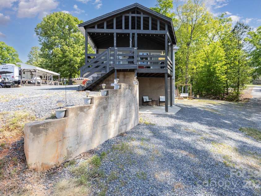 120 Cardinal Drive, New London, NC 28127.  MLS# CAR4249871, YatesRealty ID 7761. 