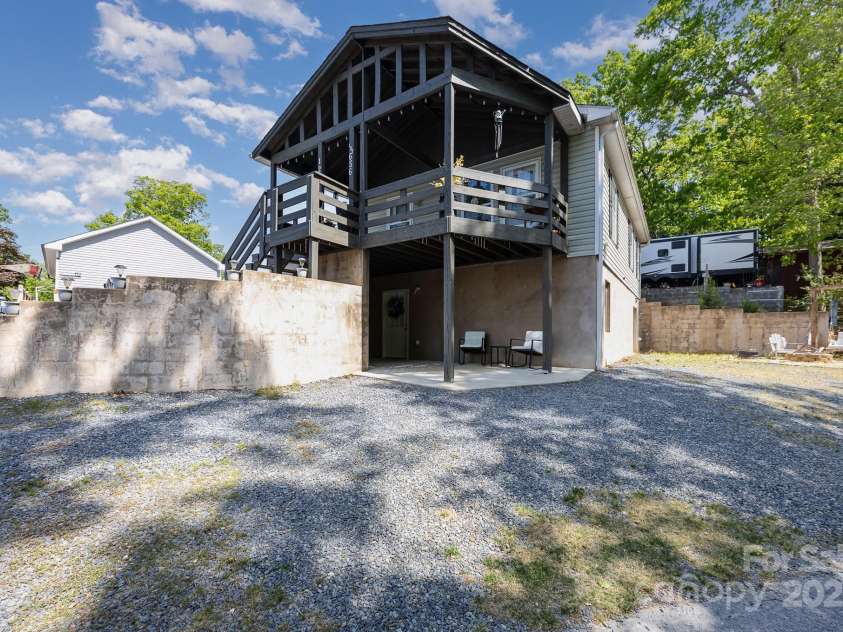 120 Cardinal Drive, New London, NC 28127.  MLS# CAR4249871, YatesRealty ID 7761. 