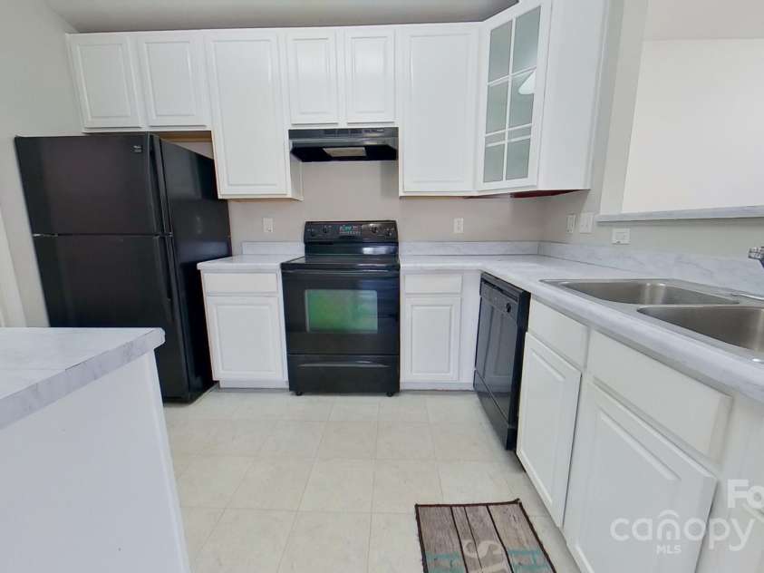 10526 Hill Point Court, Charlotte, NC 28262.  MLS# CAR4246661, YatesRealty ID 7763. Kitchen View