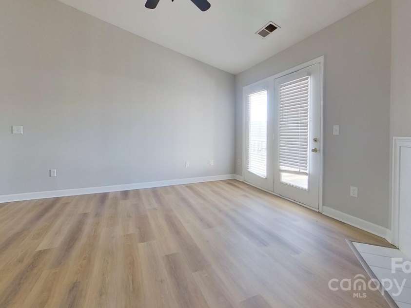 10526 Hill Point Court, Charlotte, NC 28262.  MLS# CAR4246661, YatesRealty ID 7763. Living Room