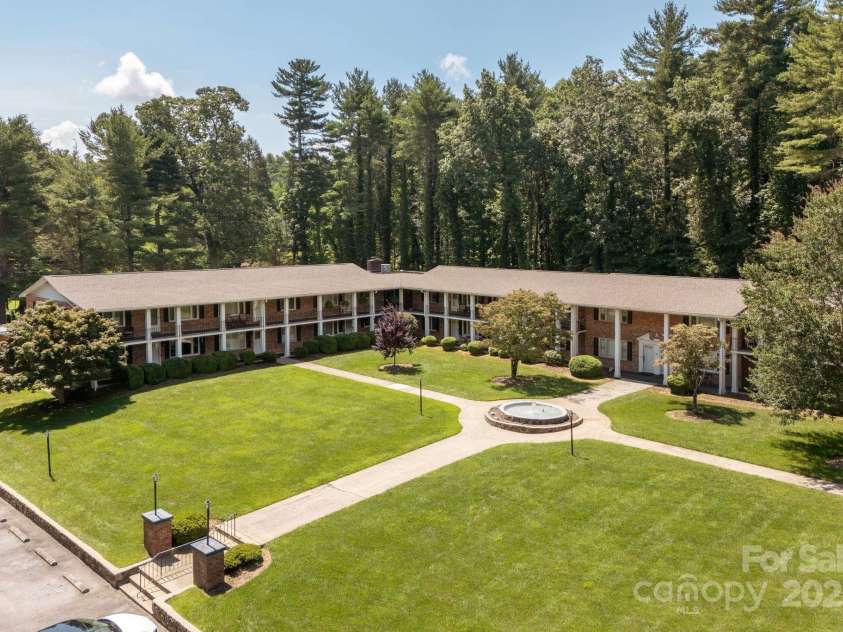 102 Boyd Drive, Flat Rock, NC 28731.  MLS# CAR4280790, YatesRealty ID 7764. 
