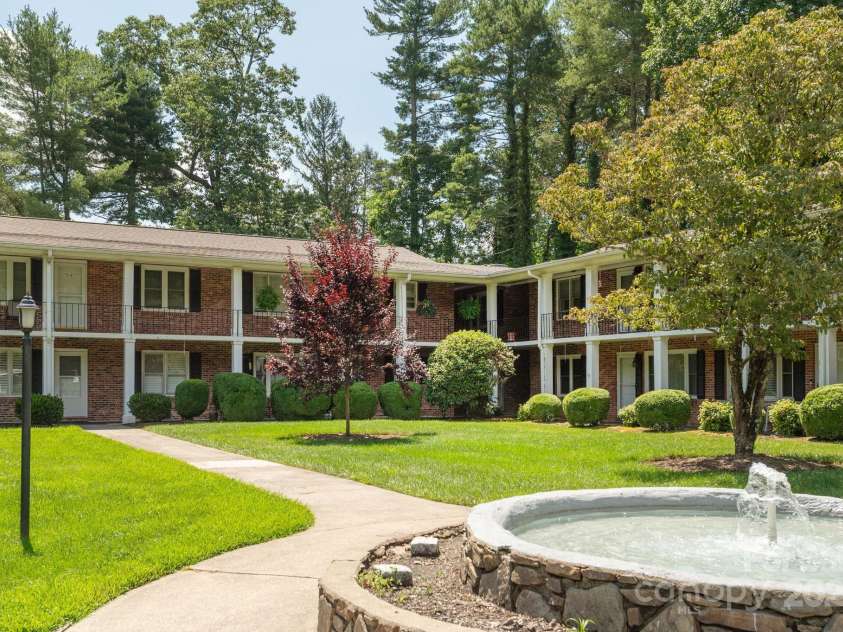 102 Boyd Drive, Flat Rock, NC 28731.  MLS# CAR4280790, YatesRealty ID 7764. 
