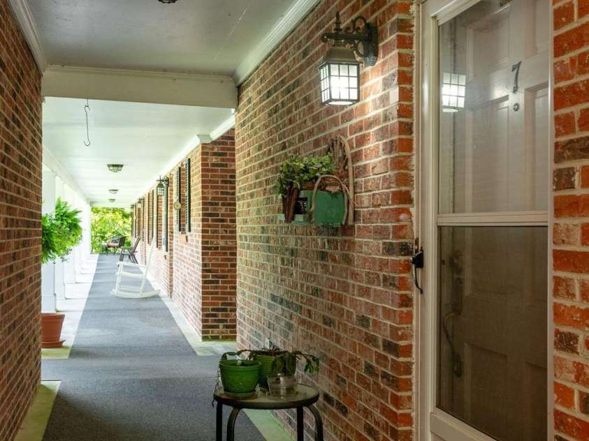 102 Boyd Drive, Flat Rock, NC 28731.  MLS# CAR4280790, YatesRealty ID 7764. 
