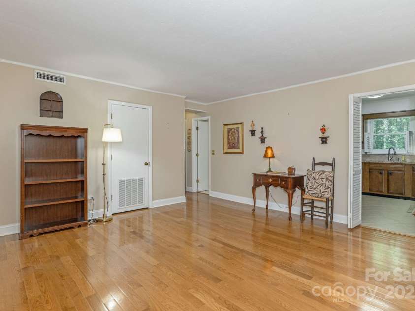 102 Boyd Drive, Flat Rock, NC 28731.  MLS# CAR4280790, YatesRealty ID 7764. 