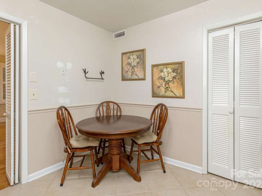 102 Boyd Drive, Flat Rock, NC 28731.  MLS# CAR4280790, YatesRealty ID 7764. 