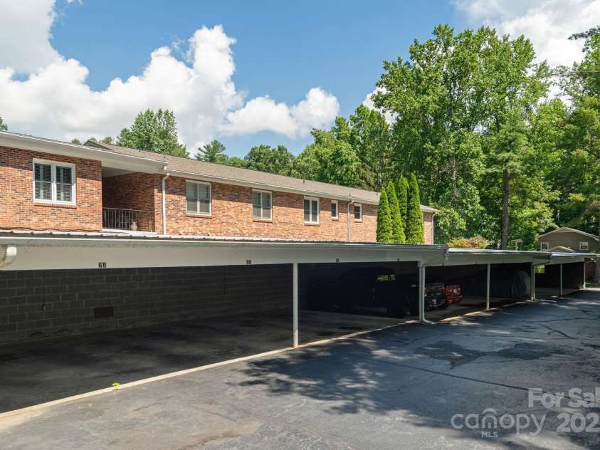 102 Boyd Drive, Flat Rock, NC 28731.  MLS# CAR4280790, YatesRealty ID 7764. 