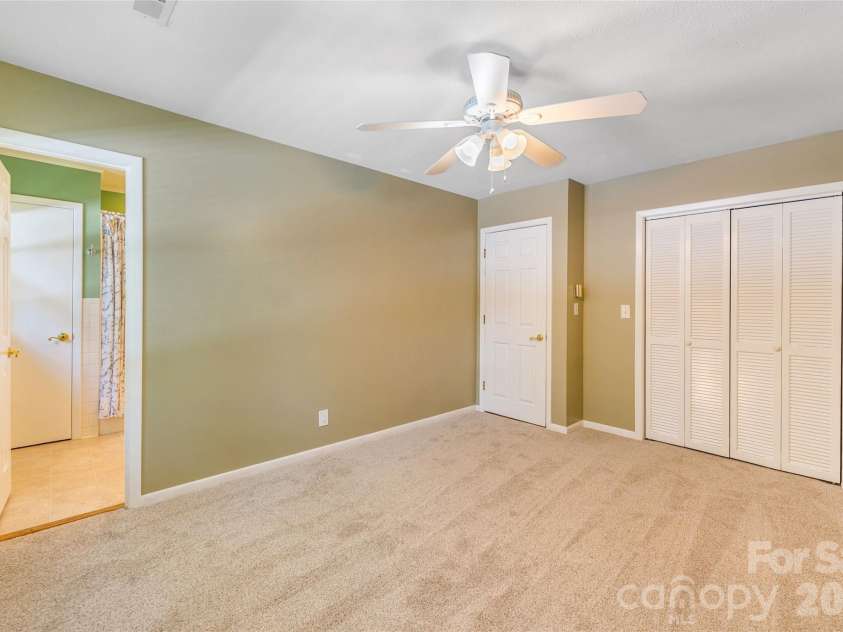 102 Boyd Drive, Flat Rock, NC 28731.  MLS# CAR4291135, YatesRealty ID 7764. 