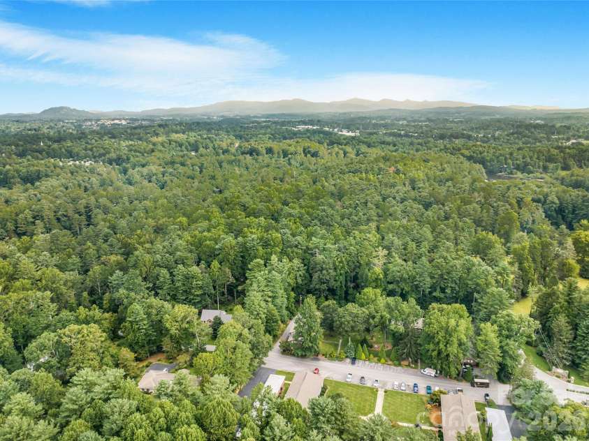 102 Boyd Drive, Flat Rock, NC 28731.  MLS# CAR4291135, YatesRealty ID 7764. 