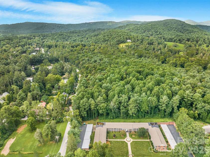 102 Boyd Drive, Flat Rock, NC 28731.  MLS# CAR4291135, YatesRealty ID 7764. 