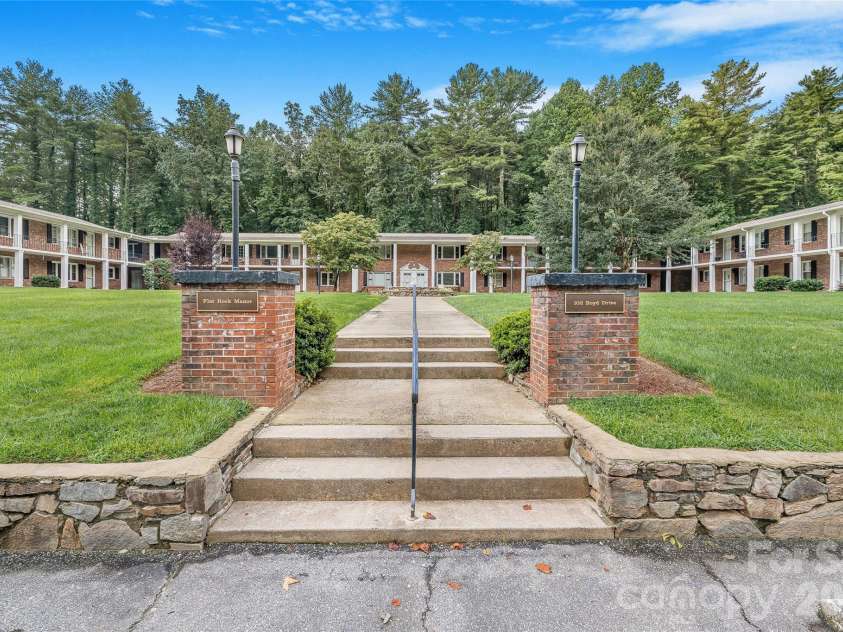102 Boyd Drive, Flat Rock, NC 28731.  MLS# CAR4424177, YatesRealty ID 7764. 