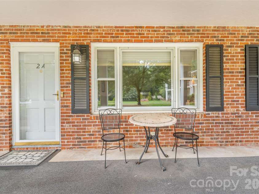 102 Boyd Drive, Flat Rock, NC 28731.  MLS# CAR4424177, YatesRealty ID 7764. 