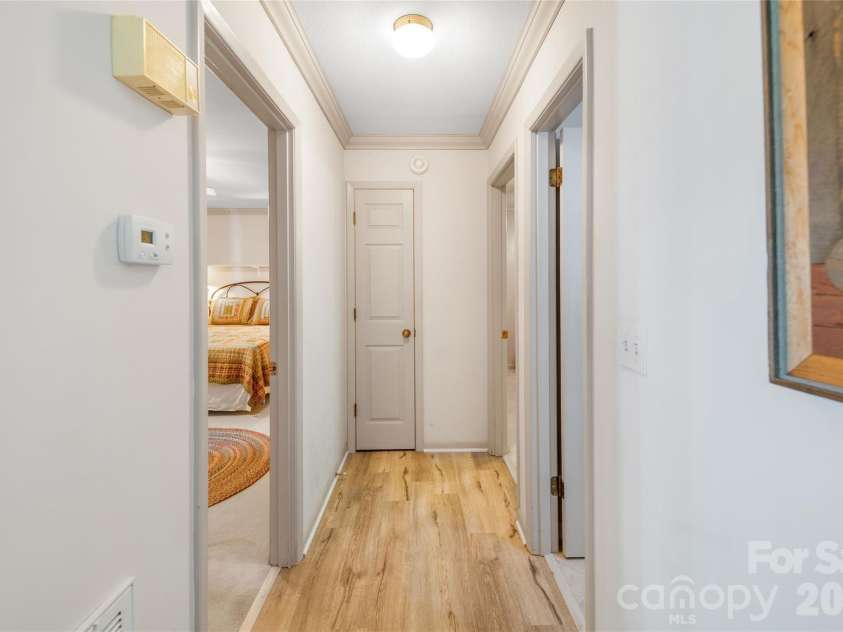 102 Boyd Drive, Flat Rock, NC 28731.  MLS# CAR4424177, YatesRealty ID 7764. Hallway