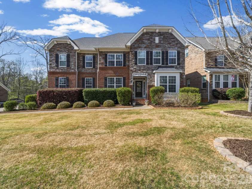4720 Pearmain Drive, Waxhaw, NC 28173.  MLS# CAR4361317, YatesRealty ID 7766. 