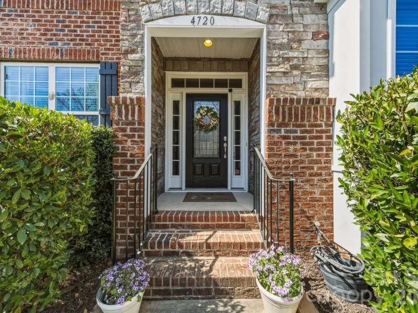 4720 Pearmain Drive, Waxhaw, NC 28173.  MLS# CAR4361317, YatesRealty ID 7766. 
