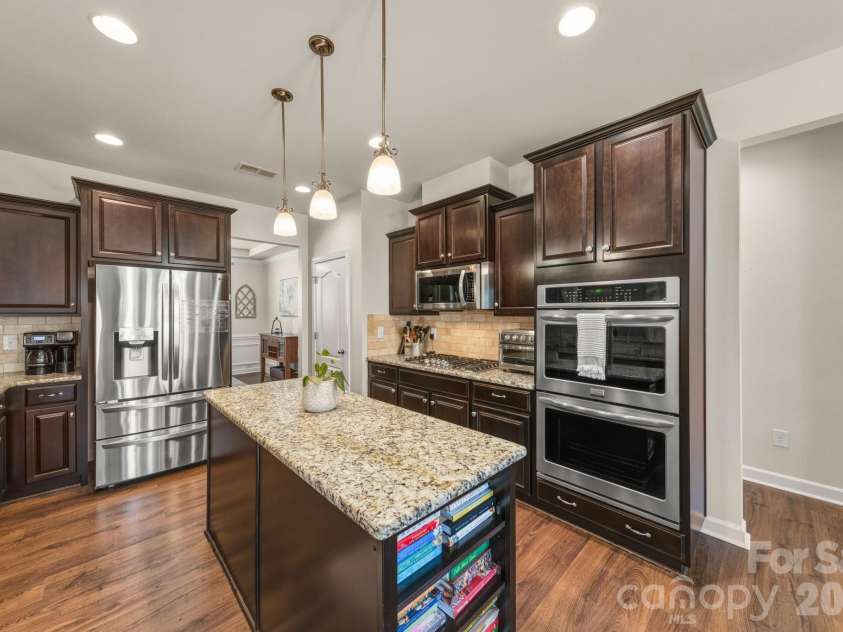 4720 Pearmain Drive, Waxhaw, NC 28173.  MLS# CAR4361317, YatesRealty ID 7766. 