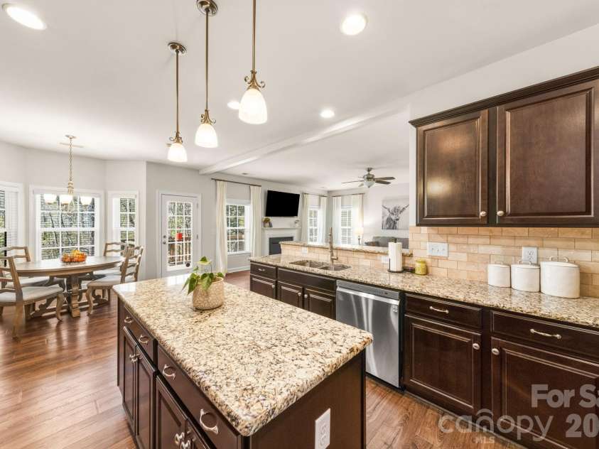 4720 Pearmain Drive, Waxhaw, NC 28173.  MLS# CAR4361317, YatesRealty ID 7766. 