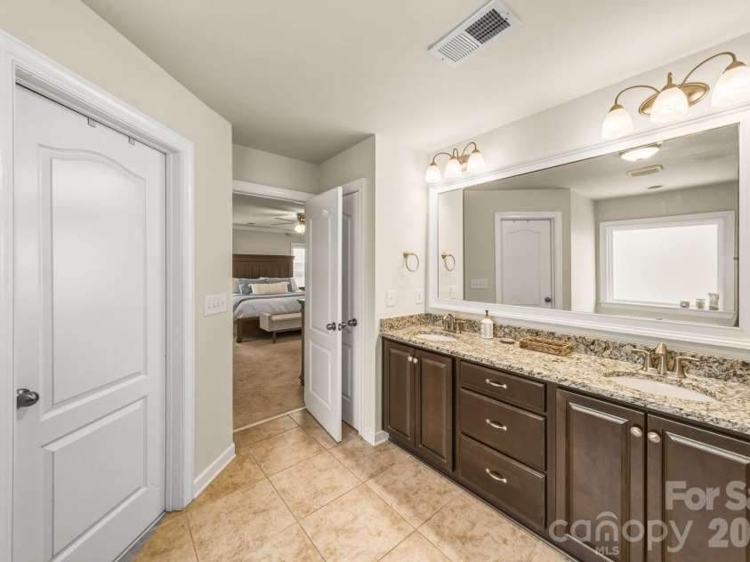 4720 Pearmain Drive, Waxhaw, NC 28173.  MLS# CAR4361317, YatesRealty ID 7766. 