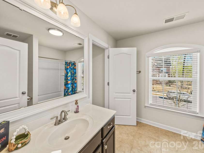 4720 Pearmain Drive, Waxhaw, NC 28173.  MLS# CAR4361317, YatesRealty ID 7766. 