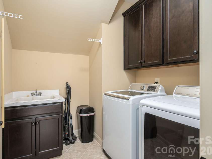 6352 Willow Farm Drive, Denver, NC 28037.  MLS# CAR4354971, YatesRealty ID 7770. 