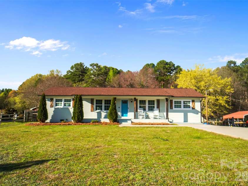280 Pinevale Drive, Salisbury, NC 28144.  MLS# CAR4360849, YatesRealty ID 7771. 