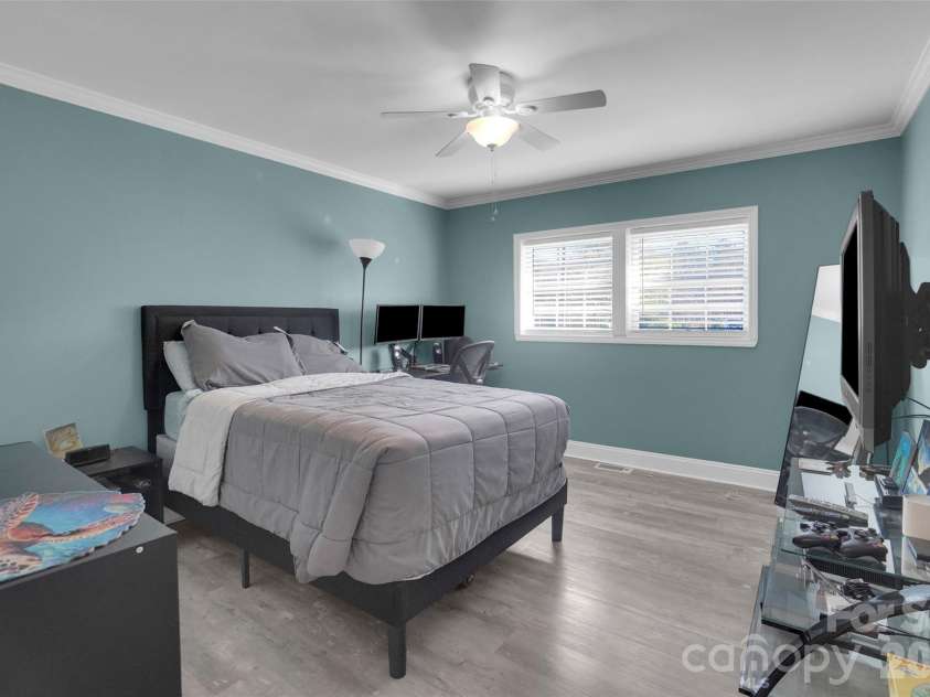 280 Pinevale Drive, Salisbury, NC 28144.  MLS# CAR4360849, YatesRealty ID 7771. 