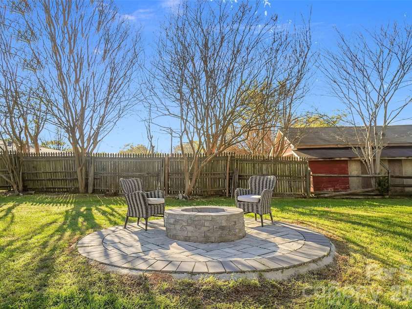 280 Pinevale Drive, Salisbury, NC 28144.  MLS# CAR4360849, YatesRealty ID 7771. 