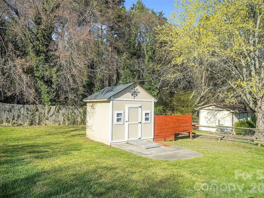 280 Pinevale Drive, Salisbury, NC 28144.  MLS# CAR4360849, YatesRealty ID 7771. 