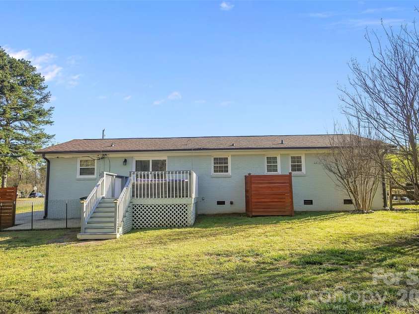 280 Pinevale Drive, Salisbury, NC 28144.  MLS# CAR4360849, YatesRealty ID 7771. 
