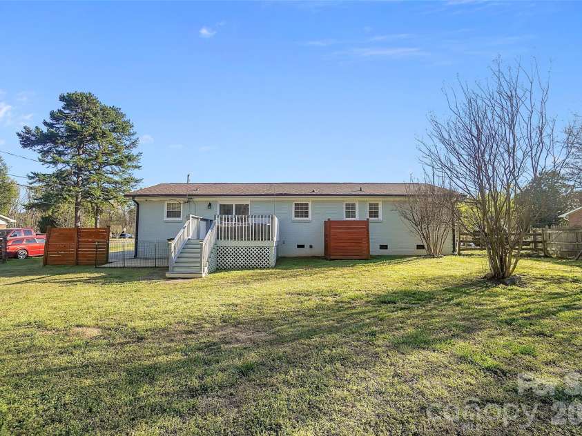 280 Pinevale Drive, Salisbury, NC 28144.  MLS# CAR4360849, YatesRealty ID 7771. 