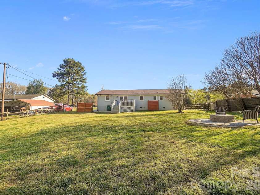 280 Pinevale Drive, Salisbury, NC 28144.  MLS# CAR4360849, YatesRealty ID 7771. 