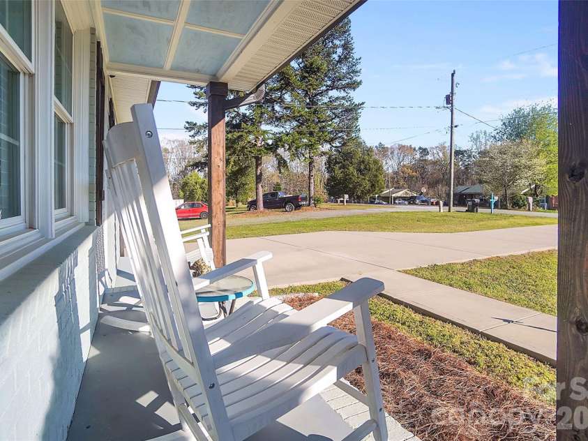 280 Pinevale Drive, Salisbury, NC 28144.  MLS# CAR4360849, YatesRealty ID 7771. 