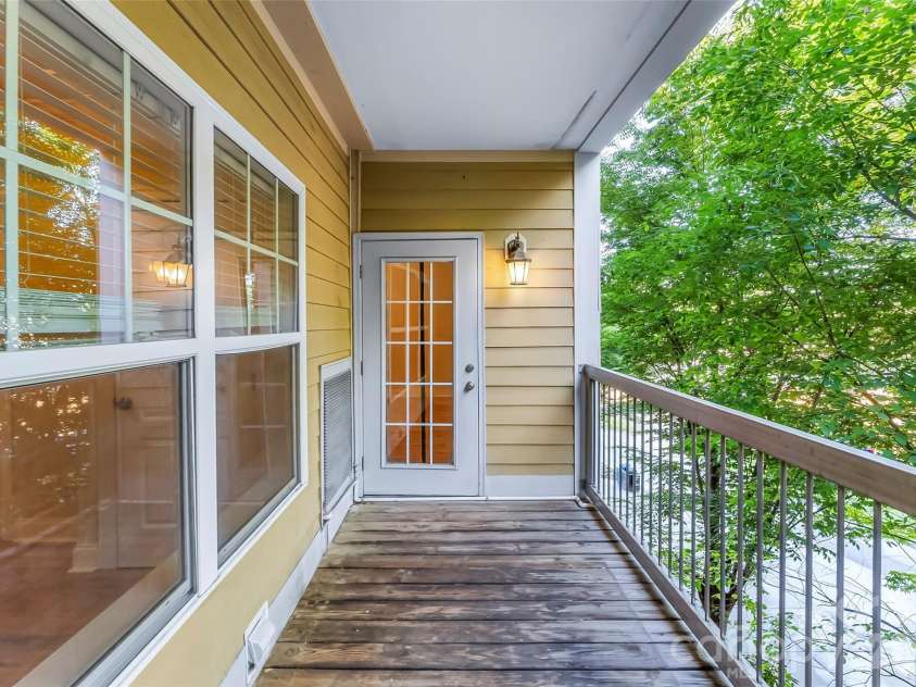 175 Lexington Avenue, Asheville, NC 28801.  MLS# CAR4389814, YatesRealty ID 7772. 