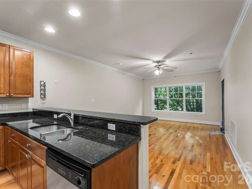 175 Lexington Avenue, Asheville, NC 28801.  MLS# CAR4389814, YatesRealty ID 7772. 