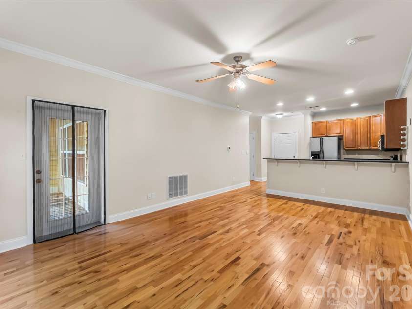 175 Lexington Avenue, Asheville, NC 28801.  MLS# CAR4389814, YatesRealty ID 7772. 