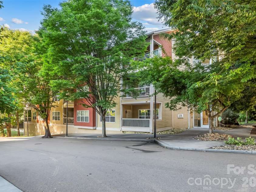 175 Lexington Avenue, Asheville, NC 28801.  MLS# CAR4389814, YatesRealty ID 7772. 