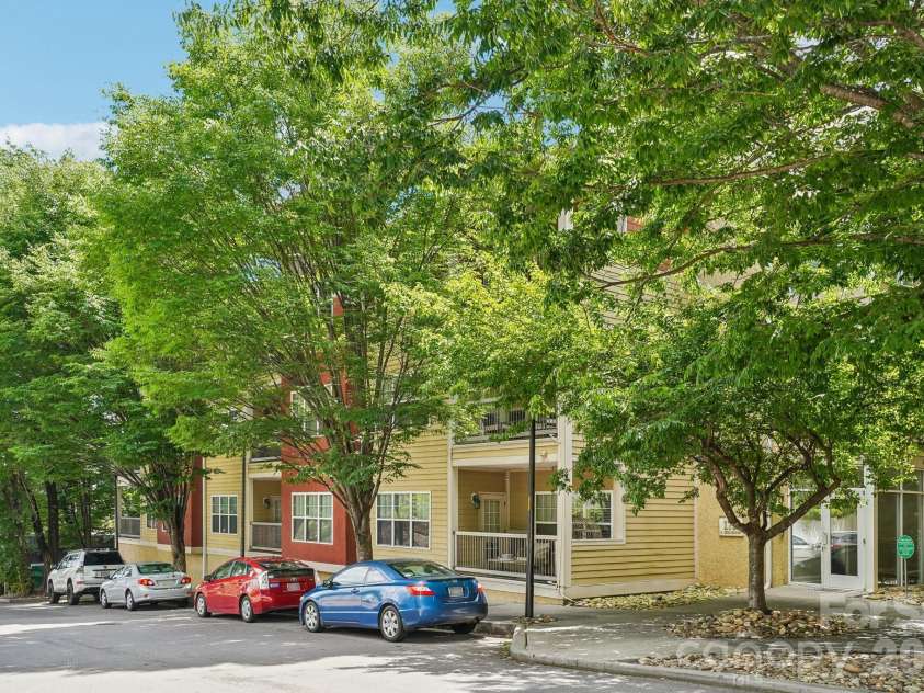 175 Lexington Avenue, Asheville, NC 28801.  MLS# CAR4402670, YatesRealty ID 7772. 